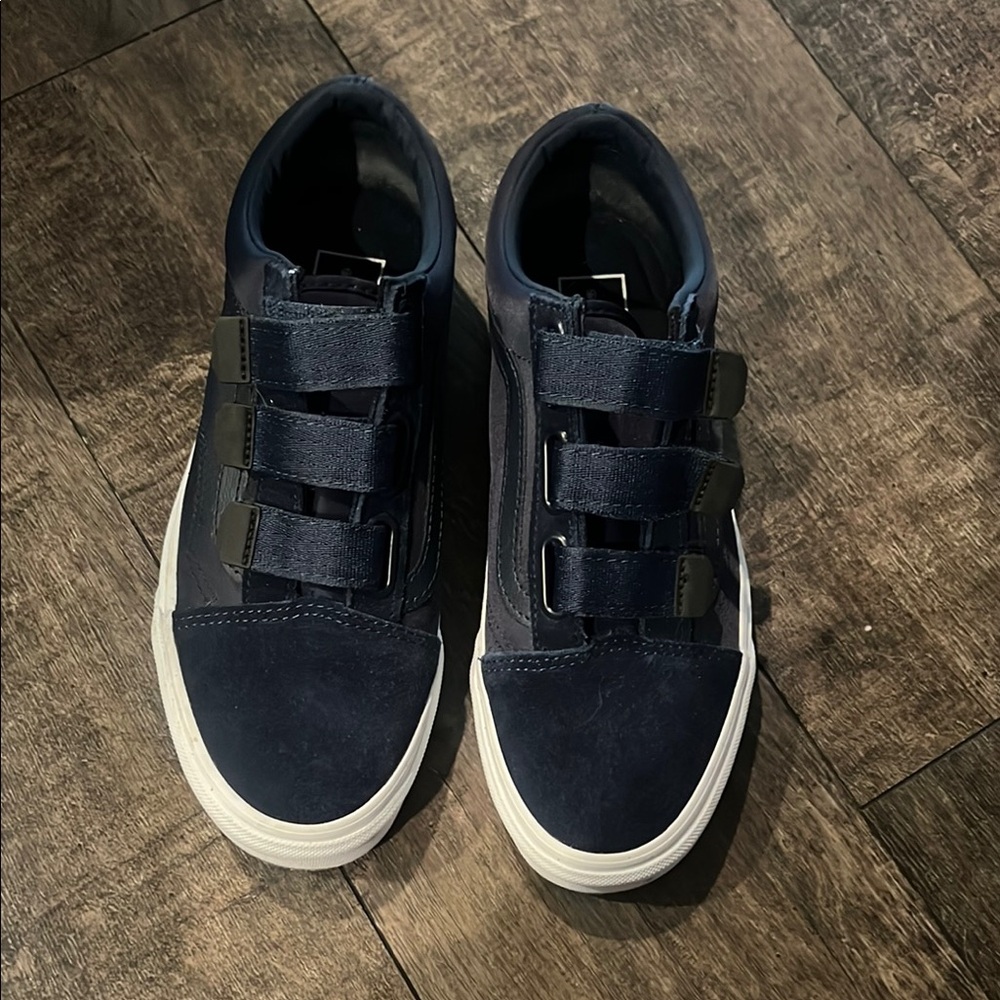 Old Skool V Surplus ‘Dress Blues'
Navy Blue
